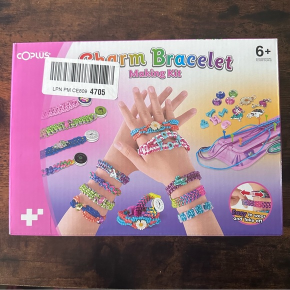 Friendship Bracelet Making Kit For Girls - Picture 1 of 10